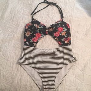 Abercrombie & Fitch one piece swimsuit